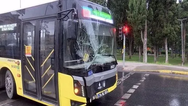 besiktas-ve-kucukcekmecede-2-iett-otobus-kazasinda-bir-kisi-yaralandi-1757168326745.jpg