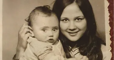 14 yaşında anne olan Safiye Soyman kızı Ümran ile fotoğraf paylaştı sosyal medya yıkıldı! İşte Safiye Soyman’ın kızı Ümran Akaröz...