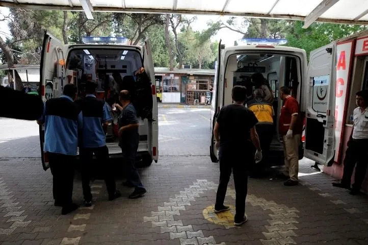 Çanakkale’de yolcu otobüsü devrildi