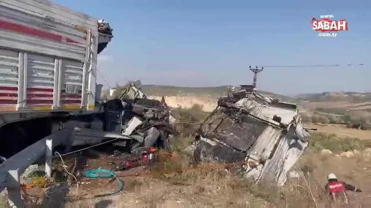 Tarsus Ankara yolunda iki tır çarpıştı: 2 yaralı | Video