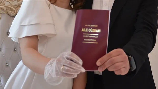evlilik-yolundaki-genclere-destek-buyuyor-aile-ve-genclik-fonundan-218-milyar-tllik-odeme-1787298120613.jpg