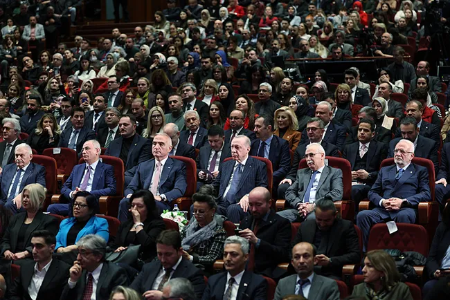 baskan-erdogan-yasayan-insan-hazineleri-odulleri-toreninde-konusuyor-bizler-cok-koklu-birikimin-mirascisiyiz-1768913776869.jpeg Başkan Erdoğan, Yaşayan İnsan Hazineleri Ödülleri töreninde konuşuyor: Bizler çok köklü bir birikimin mirasçısıyız