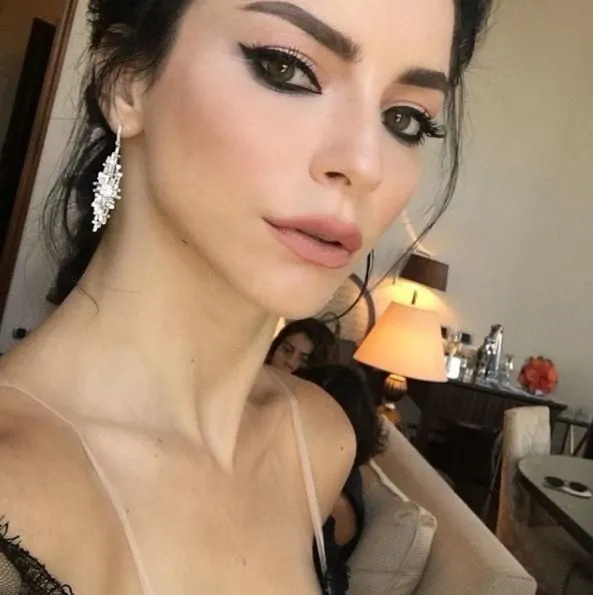 Merve Boluğur, mutluluğu Faruk Sabancı�da buldu Son Dakika Magazin