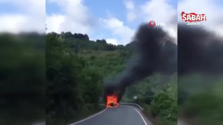 Şile’de yol ortasında yanan araç alev topuna döndü | Video