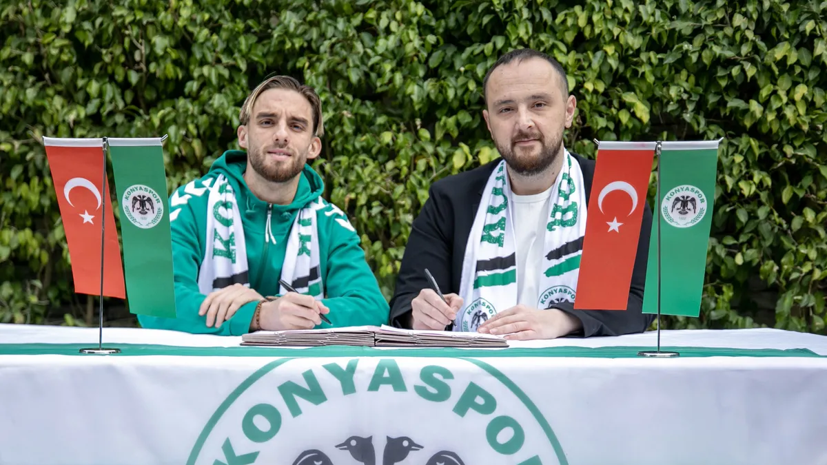 Berkan Kutlu, Konyaspor ile sözleşme imzaladı! Berkan Kutlu, Konyaspor ile sözleşme imzaladı!