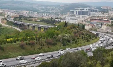 Tatilciler dönüşe geçti! Trafikte bayram yoğunluğu: Kilometrelerce kuyruk oluştu #istanbul
