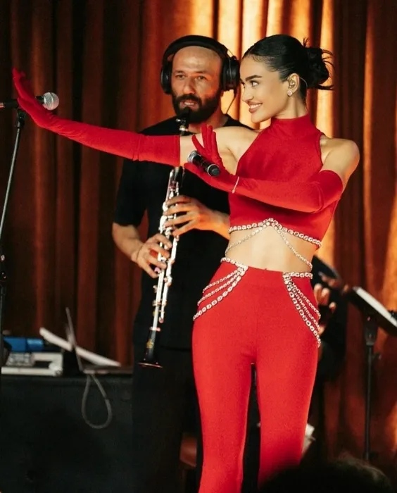 Elif Buse Doğan’dan alkışlanacak hareket: Tüm kıyafetlerini bağışlıyor!