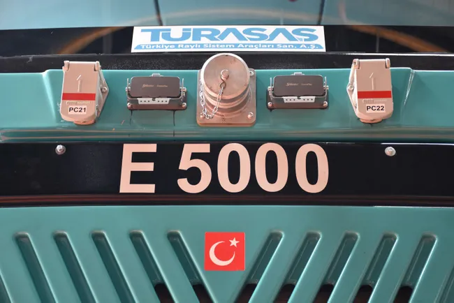 yerli-elektrikli-ana-hat-lokomotifine-eskisehir-5000-ismi-verildi-1683728621518.jpg
