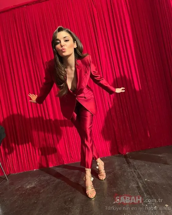 Hande Erçel’in Pazar pozu! Hande Erçel güzelliğiyle yine büyüledi!