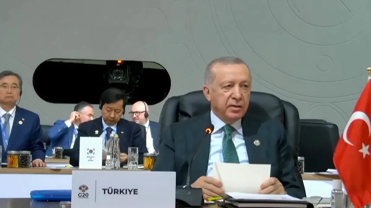 Son dakika | Başkan Erdoğan Güney Afrika’daki G20 Zirvesi’nde konuştu: Ülkelerin borcu adil olarak yapılandırılmalı Son dakika | Başkan Erdoğan Güney Afrika’daki G20 Zirvesi’nde konuştu: Ülkelerin borcu adil olarak yapılandırılmalı