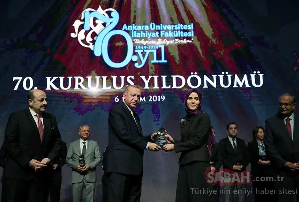 Ankara Üniversitesi İlahiyat Fakültesi'nin 70. kuruluş yıl dönümünde Başkan Erdoğan'a özel hediye