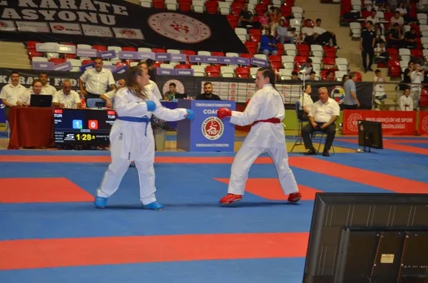 turkiye-karate-premier-liginin-mus-etabi-60-ilden-sporcunun-katilimi-ile-basladi-1753549660057.jpg