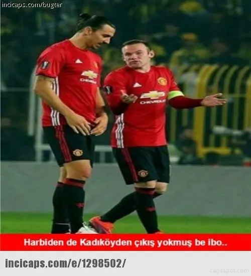 Fenerbahe-Manchester United maçının capsleri sosyal medyayı salladı