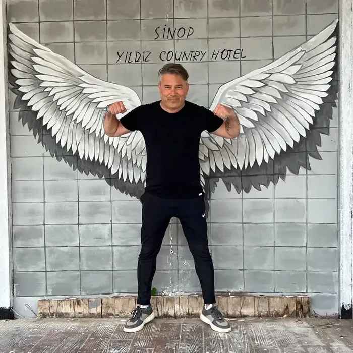 Ünlü aktör Özgür Özgülgün’den zehir zemberek sözler! Takipçi sayısına göre oyuncu seçiyorlar