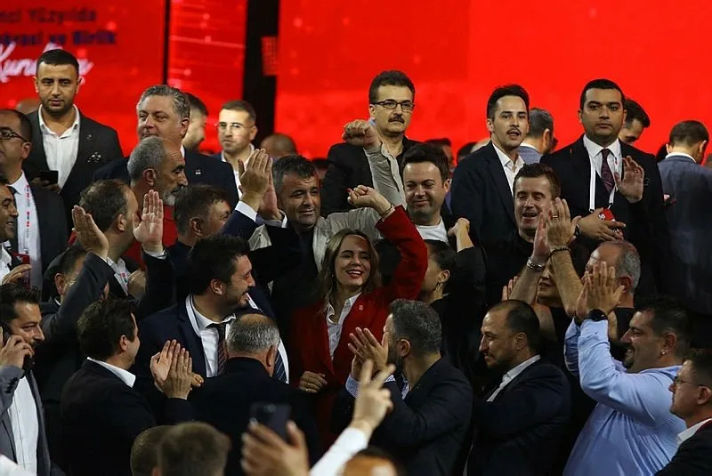 CHP Kurultayı'nda "Değişim" zaferi! Kaybeden sadece Kılıçdaroğlu değil: İşte isim isim o liste