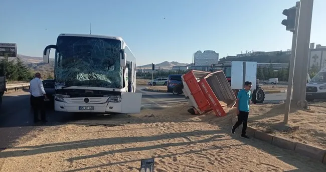 Kırıkkale’de otobüs ile traktör çarpıştı: 4 yaralı