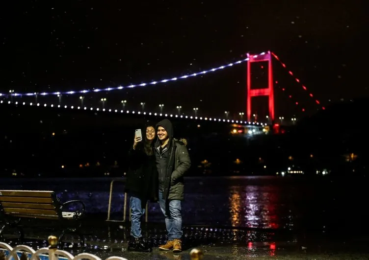 İstanbullular kar yağışının keyfini çıkardı