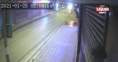 İstanbul’da kontrolden çıkan aracın dükkanlara çarparak durabildiği kaza kamerada | Video