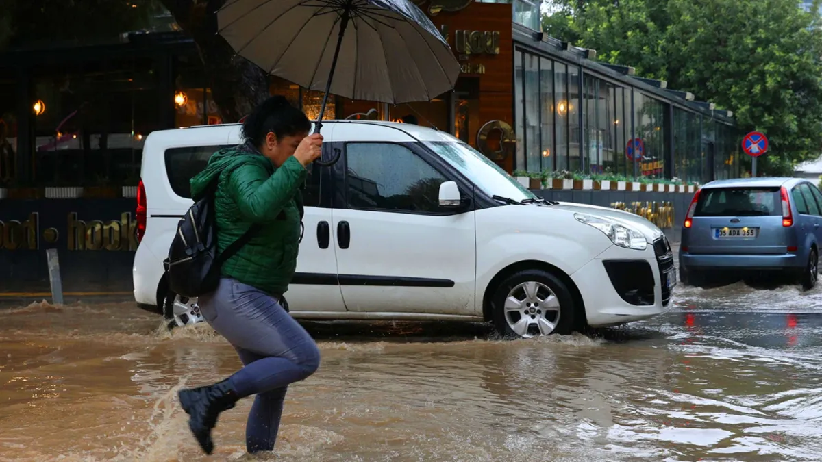 Son dakika hava durumu! Meteoroloji uyardı: 81 ilde kuvvetli yağış ve fırtına alarmı! Peki havalar ne zaman ısınacak?