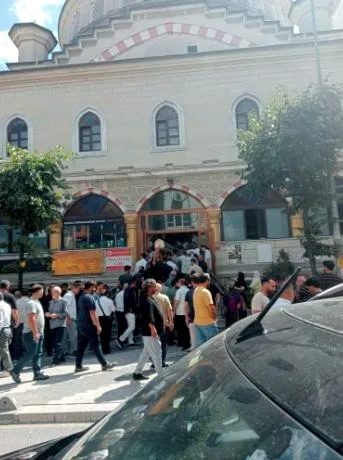 iett-kazasinda-hayatini-kaybeden-gazi-fatma-hacer-eroglu-son-yolculuguna-ugurlandi-1788184143999.jpg