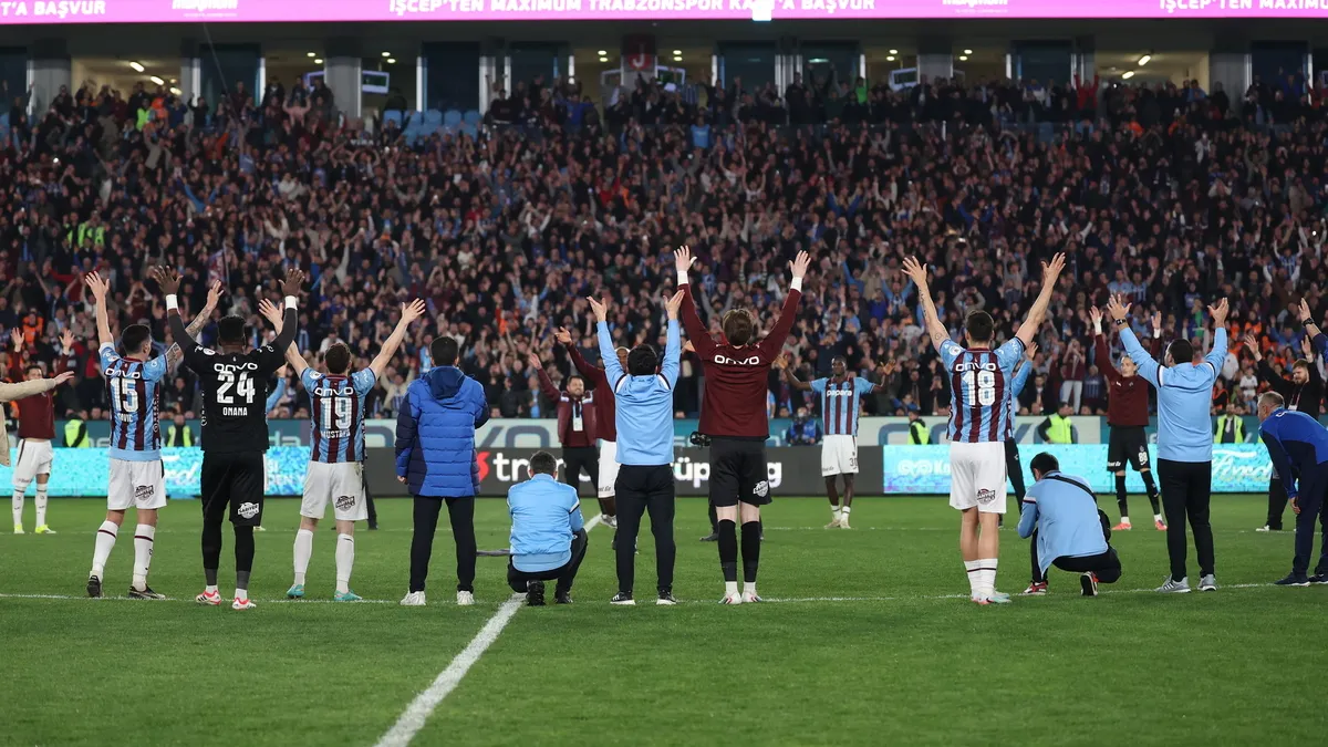 Trabzonspor’dan Galatasaray maçı sonrası olay paylaşımlar! Uğurcan Çakır göndermesi… Trabzonspor’dan Galatasaray maçı sonrası olay paylaşımlar! Uğurcan Çakır göndermesi…