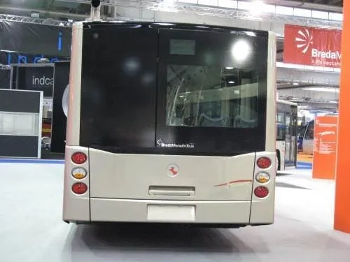 İstanbul'a yerli metrobüs