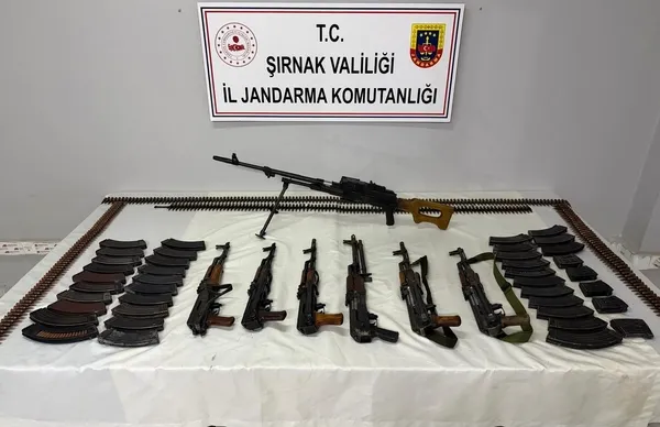 evden-cephane-cikti-kuzey-iraktan-yurda-sokulan-silahlar-ele-gecirildi-1771086259785.jpg