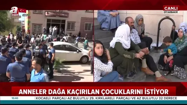 HDP binası önündeki 'Çocuklarımızı geri verin' eylemi devam ediyor!