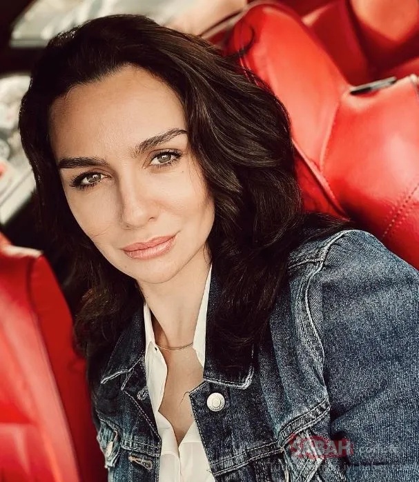 Birce Akalay’ın annesi ile karesine yorum yağdı! Maşallah zarafet timsali gibiler...