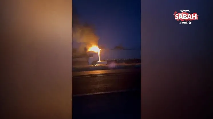 Siverek'te alev alan TIR kullanılamaz hale geldi