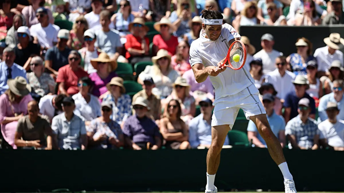 Wimbledon tenis turnuvası kortu