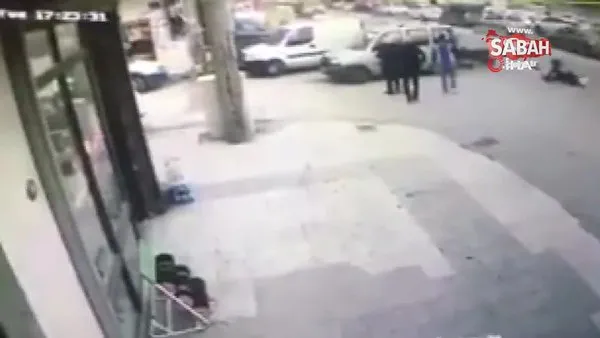 İzmir'de dikkatsiz sürücünün motosikletli polis ekibine çarpma anı kamerada