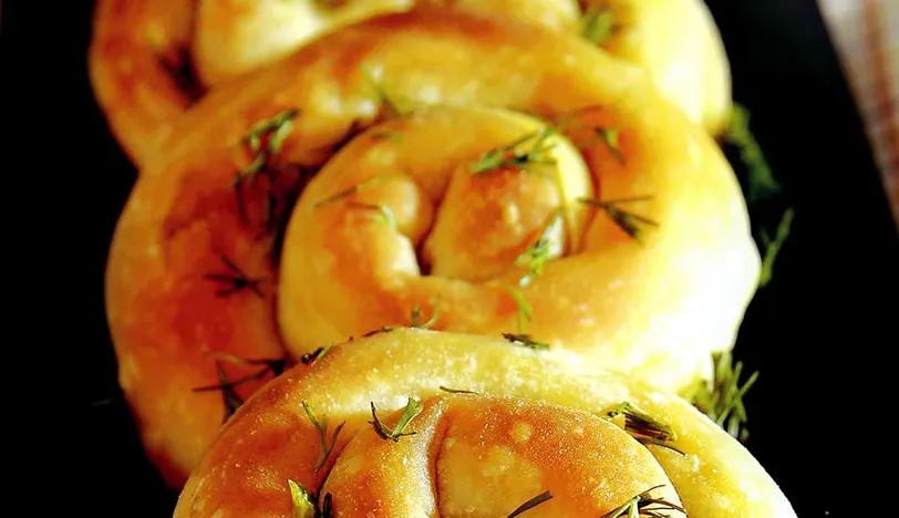 Pazılı Ispanaklı Gül Böreği