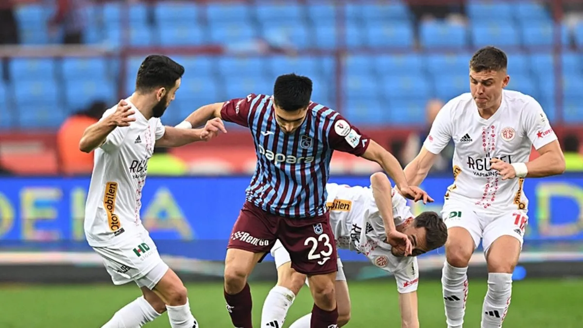 Trabzonspor, Antalyaspor engelini 5 golle geçti! Pedro Malheiro alev aldı...