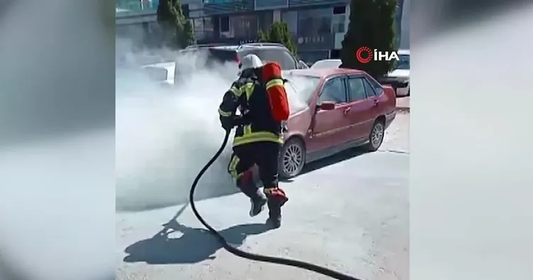 Park halindeki otomobilde çıkan yangını itfaiye ekipleri söndürdü