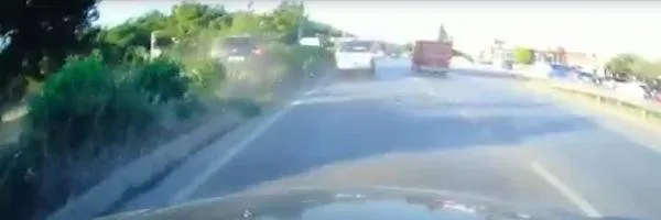 İzmir'de bayram dönüşü feci kaza: 5 ölü, 20 yaralı! Korkunç kazanın görüntüleri ortaya çıktı