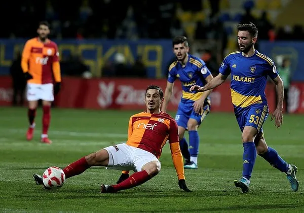 Sezon sonunda yaprak dökümü var