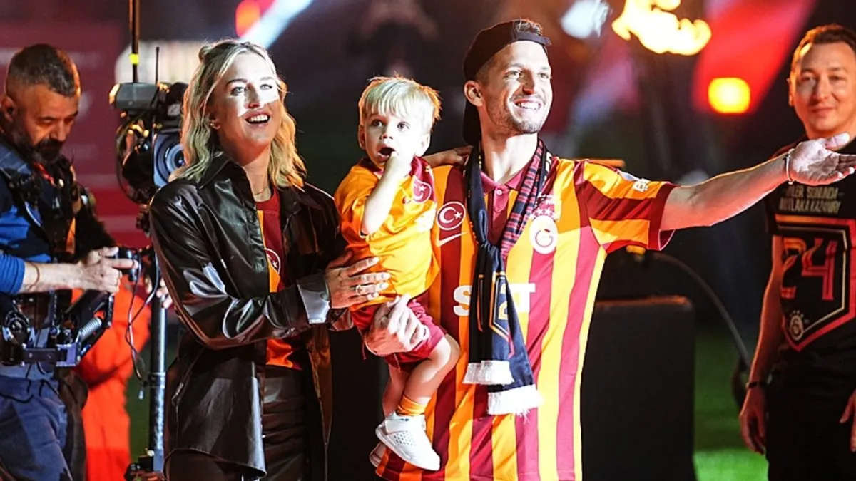 Mertens: Galatasaray'da bir yıl daha kalıp sonra futbolu bırakacağım