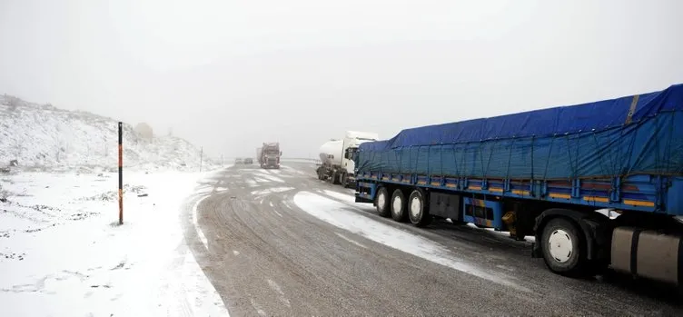 Tokat’ta kar yağışı ulaşımı aksattı