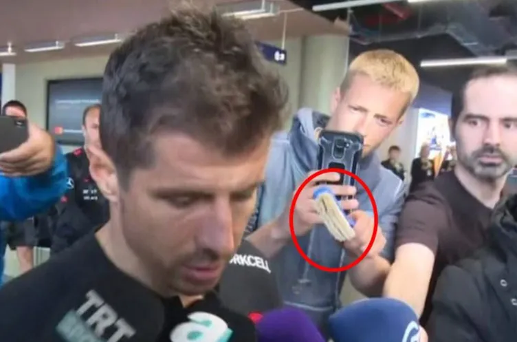 İzlanda'da Milli Takım'a büyük terbiyesizlik! Emre Belözoğlu'na tuvalet fırçası uzattılar