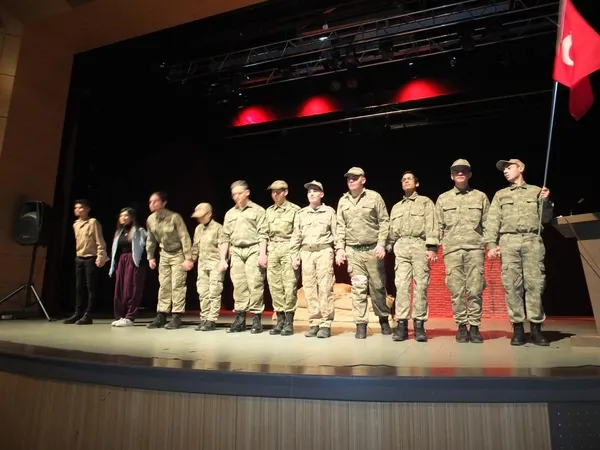 tekirdaglilar-vatan-sairi-namik-kemali-unutmadilar-1671628201057.jpg