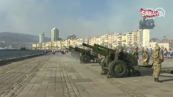İzmir Gündoğdu Meydanı'nda Cumhurbaşkanı Erdoğan için 101 pare top atışı yapıldı!