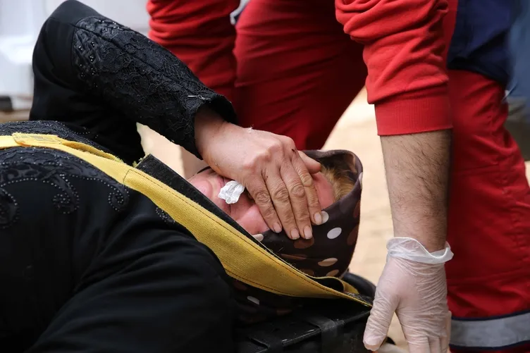 Teröristlerin vurduğu sivillerin imdadına Mehmetçik koştu