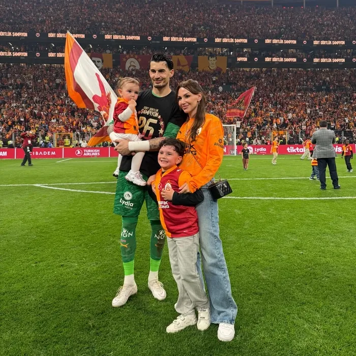 Uğurcan Çakır’ın fitilini ateşlediği çiçek yerine para akımında tepkiler büyüyor! Bakın hangi ünlü ne dedi...