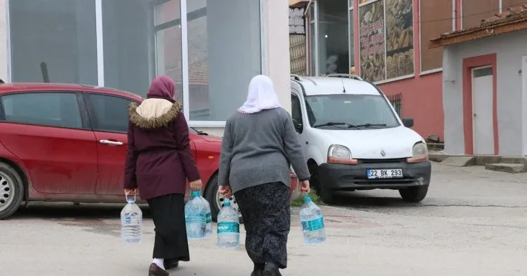 Edirne’de su kesintisi: Vatandaş suyu çeşmeden taşıyor!