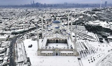 İstanbul gelinliğini giydi