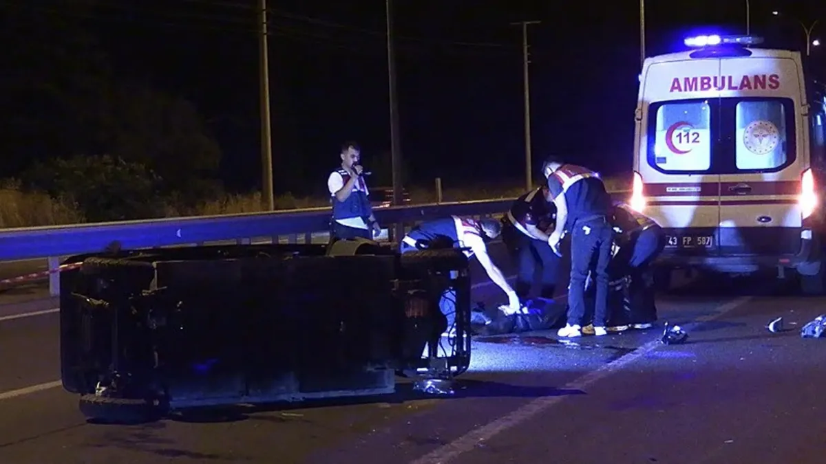 Kütahya’da motosikletle elektrikli bisiklet çarpıştı: 1 ölü, 1 yaralı Kütahya’da motosikletle elektrikli bisiklet çarpıştı: 1 ölü, 1 yaralı