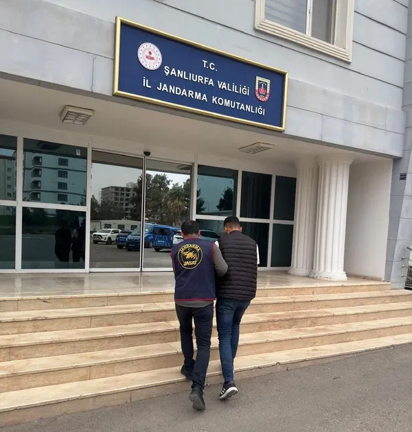 jandarmadan-dev-narkotik-operasyonu-96-gozalti-1778055175487.jpg