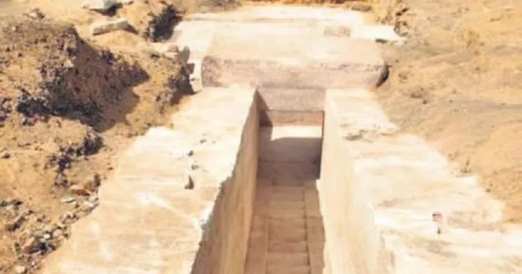 Mısır’da 3 bin 700 yıllık piramit bulundu