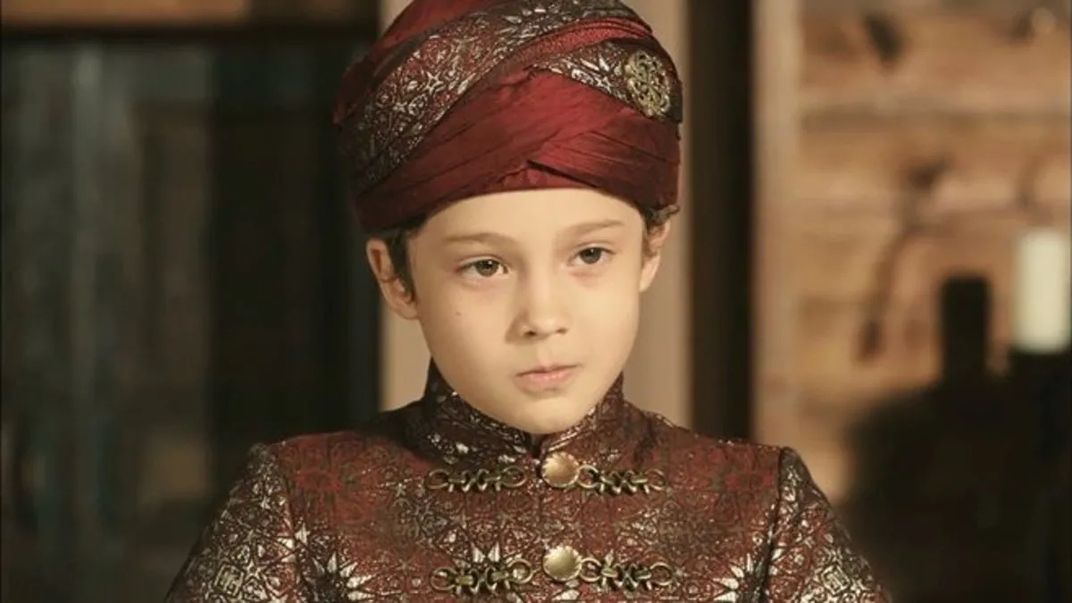 Muhteşem Yüzyıl'ın küçük Şehzade Murad'ıydı! Şimdi 18 yaşında bir delikanlı: Yakışıklılığıyla nam saldı...